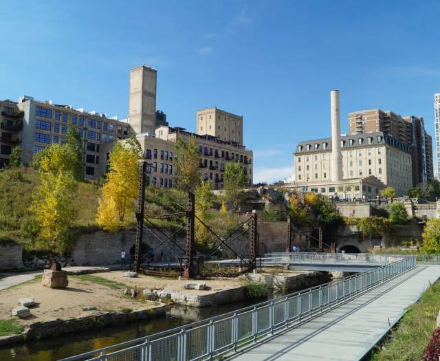 Mill Ruins Park (Wikimedia Commons -- Greg Gjerdingen from Willmar, USA, CC BY 2.0 <https://creativecommons.org/licenses/by/2.0>, via Wikimedia Commons)